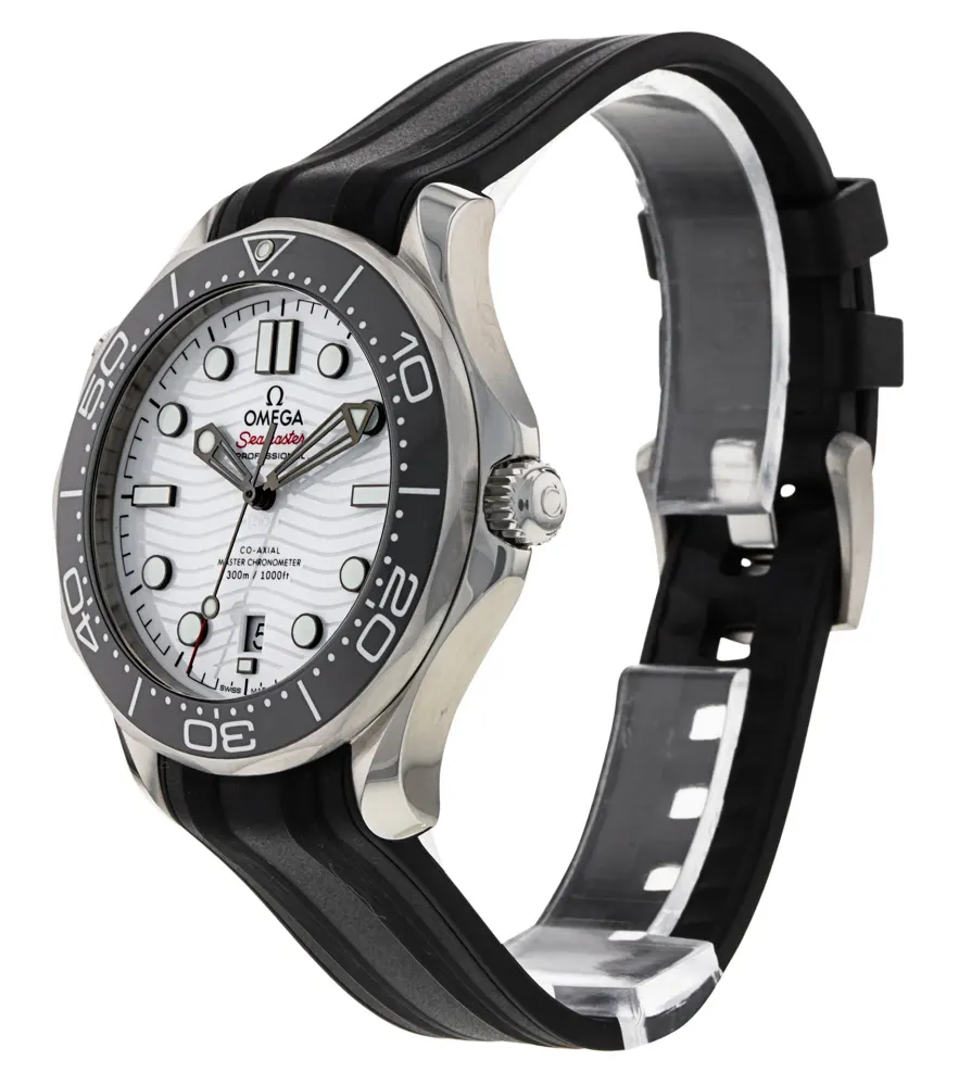 Omega Seamaster Diver 300m 210.32.42.20.04.001 — 2019 — Excellent detail 2