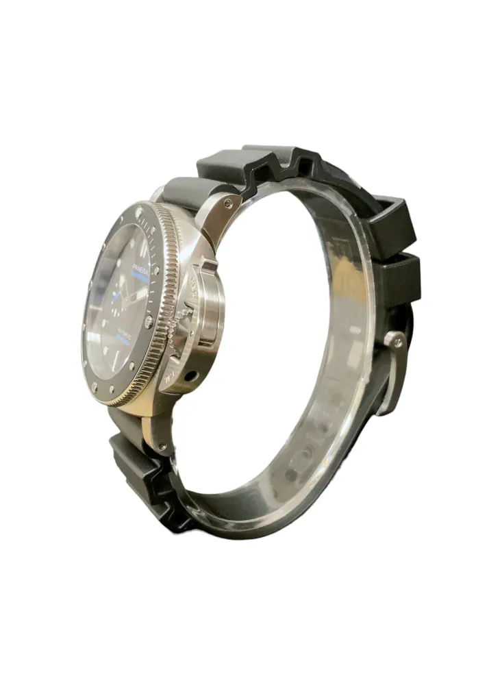 Panerai Submersible PAM00683 — 2019 — Excellent in Black, additional product view 2