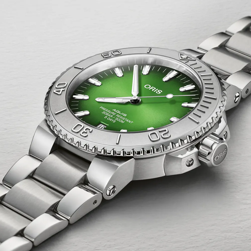 Oris Aquis Payoon Limited Edition 43.5mm Mens Watch detail 3