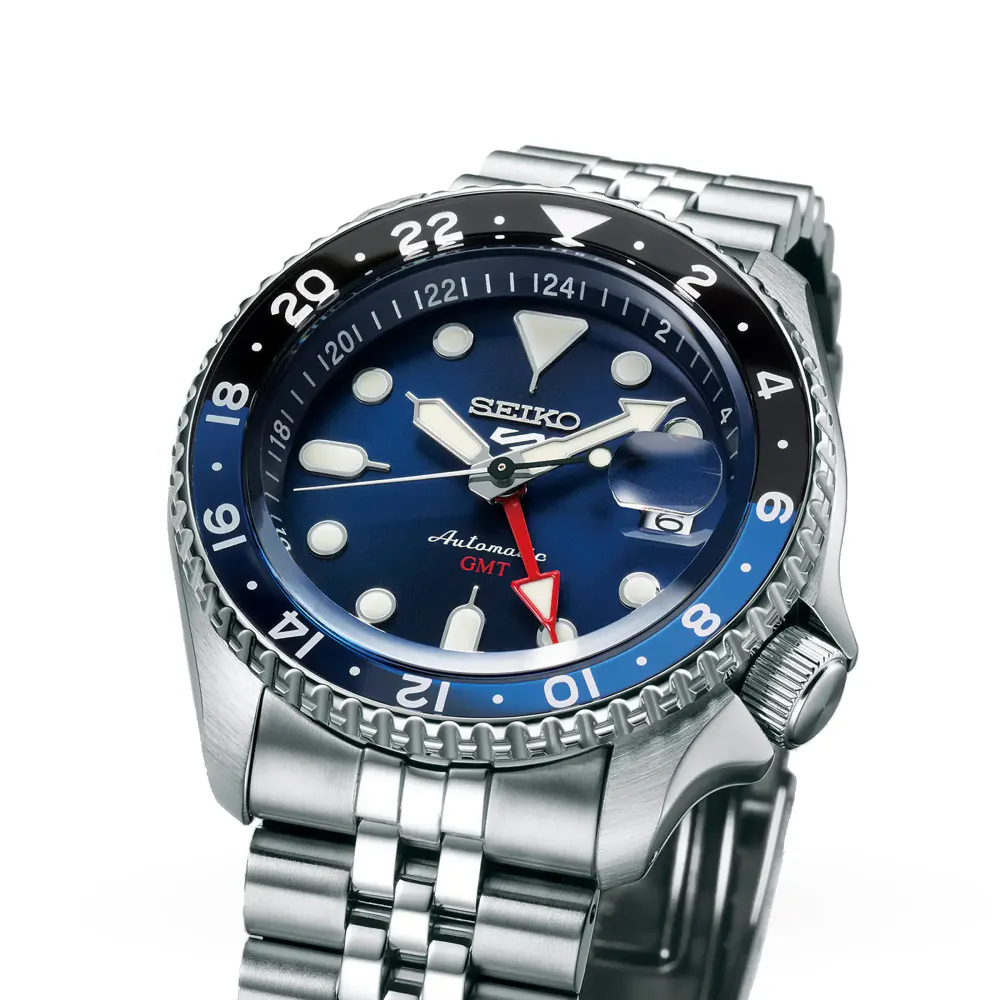 Seiko 5 Sports 'Blueberry' GMT SKX Re-Interpretation 42.5mm Mens Watch detail 2
