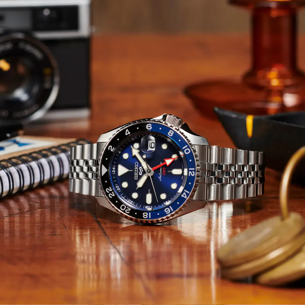 Seiko 5 Sports 'Blueberry' GMT SKX Re-Interpretation 42.5mm Mens Watch detail 3