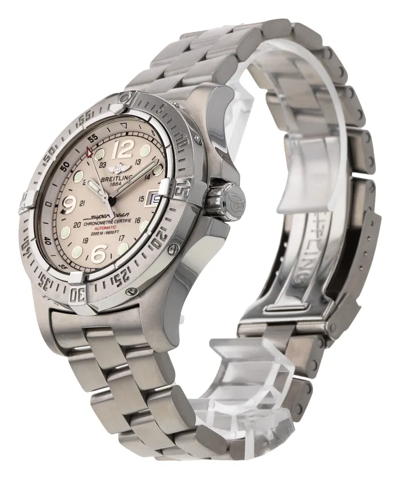 Breitling SuperOcean Steelfish A17390 — 2011 — Very good detail 2