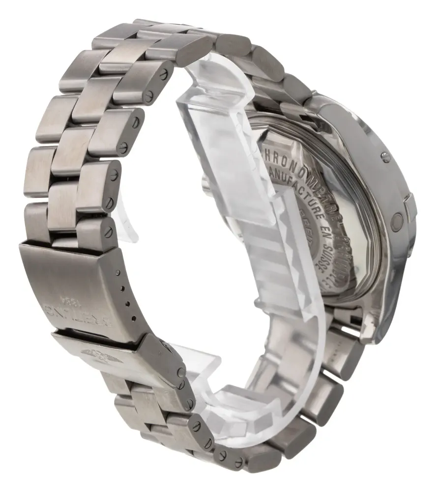 Breitling SuperOcean Steelfish A17390 — 2011 — Very good detail 3
