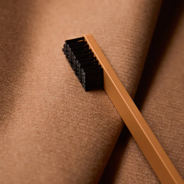 Apriori Caramel Crush Medium Toothbrush detail 3
