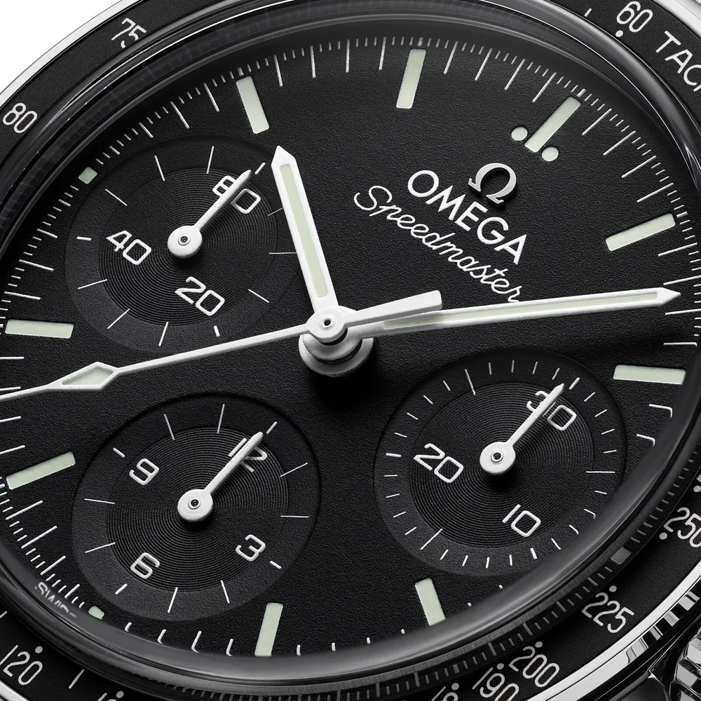 Omega Speedmaster 38mm Black Dial Watch detail 3