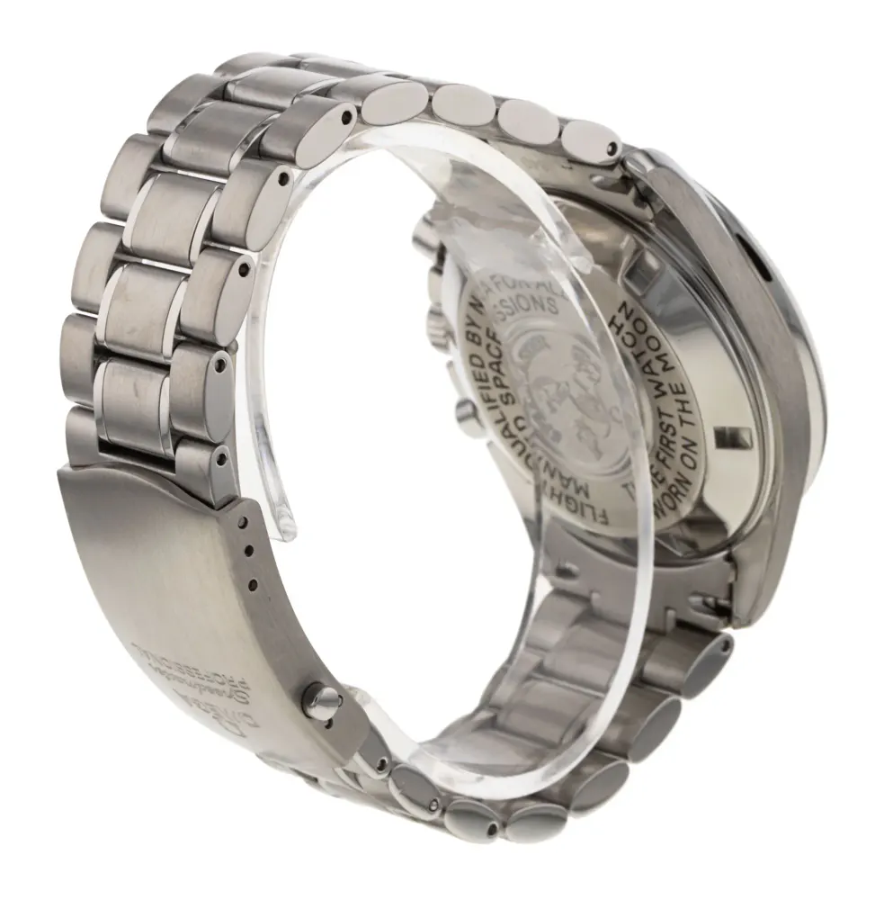 Omega Speedmaster Moonwatch 3570.50.00 — 2005 — Very good detail 3