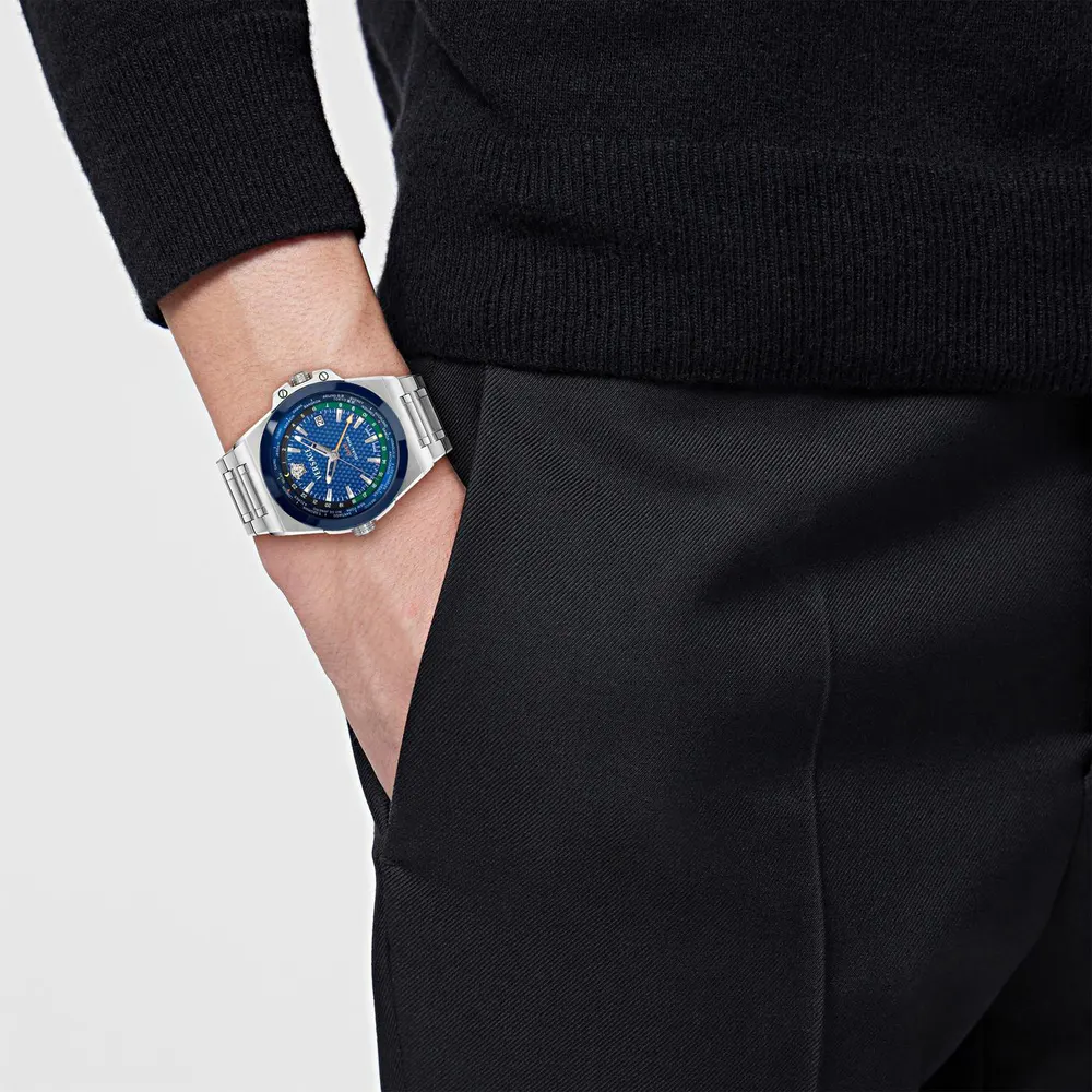 Versace Versace GMT Watch Sn71 detail 2