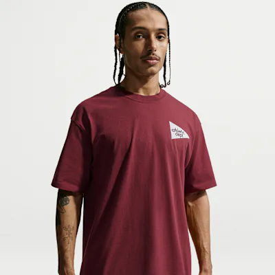 Nike Sportswear T-Shirt - Team Red in Team Red – Nike men's and unisex