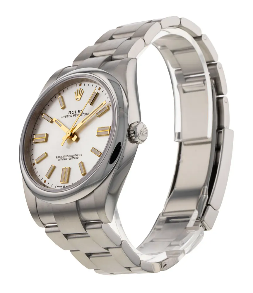 Rolex Oyster Perpetual 124300 — 2025 — Excellent detail 2