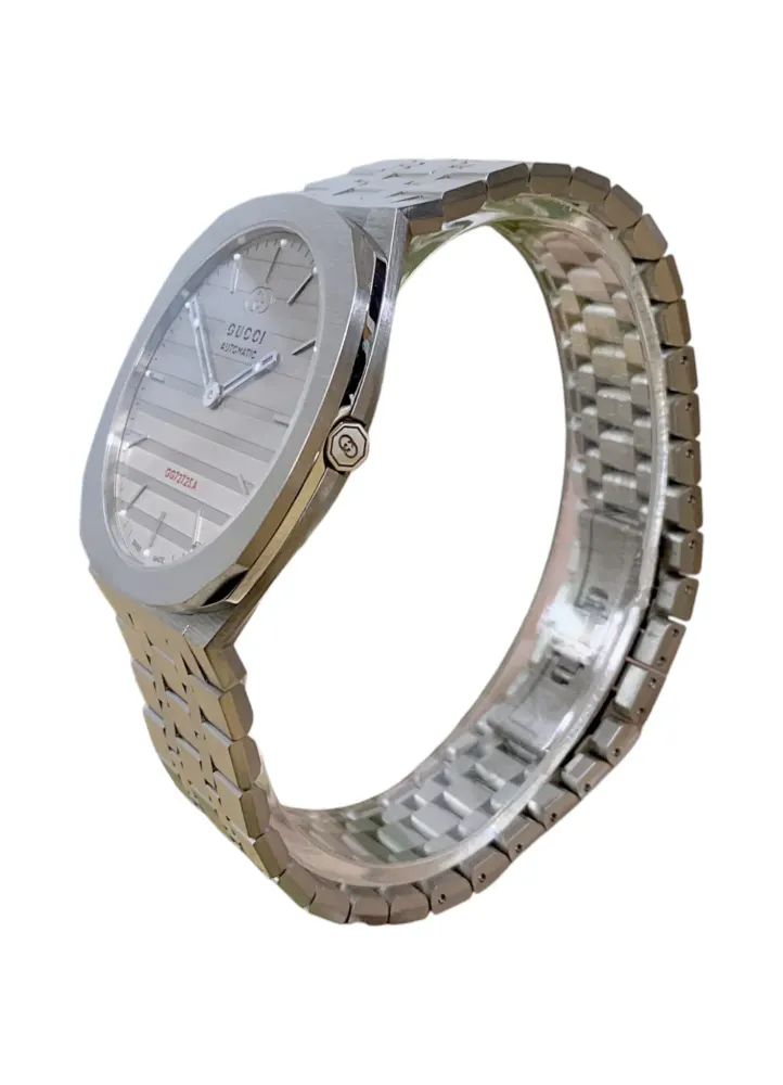 Gucci Chioda YA163302 — 2023 — Excellent in Grey Baton, additional product view 2
