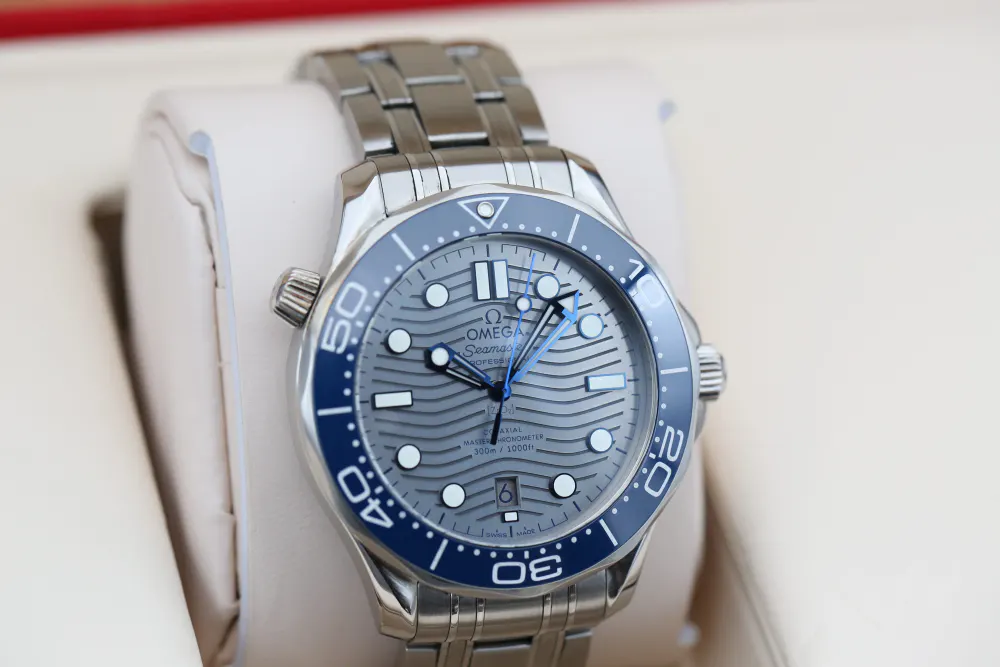 Omega Seamaster Diver 300m 210.30.42.20.06.001 — 2023 — Good detail 2