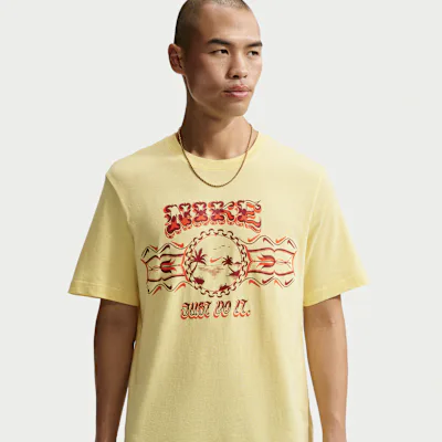 Nike Sportswear T-Shirt - Soft Yellow