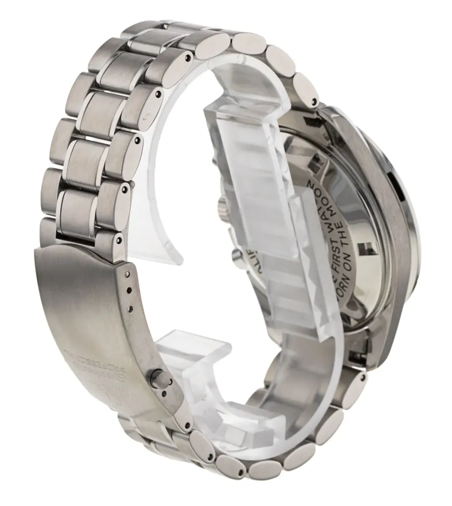 Omega Speedmaster Moonwatch 3570.50.00 — 2002 — Good detail 3