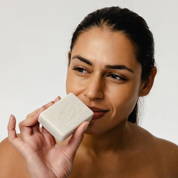 UpCircle Cleansing Soap Bar with Fennel + Cardamom 100g detail 3