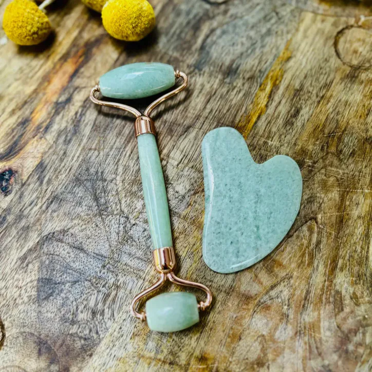 Fig Gua Sha & Face Roller - Jade Roller Natural Stone Set - Aventurine detail 2