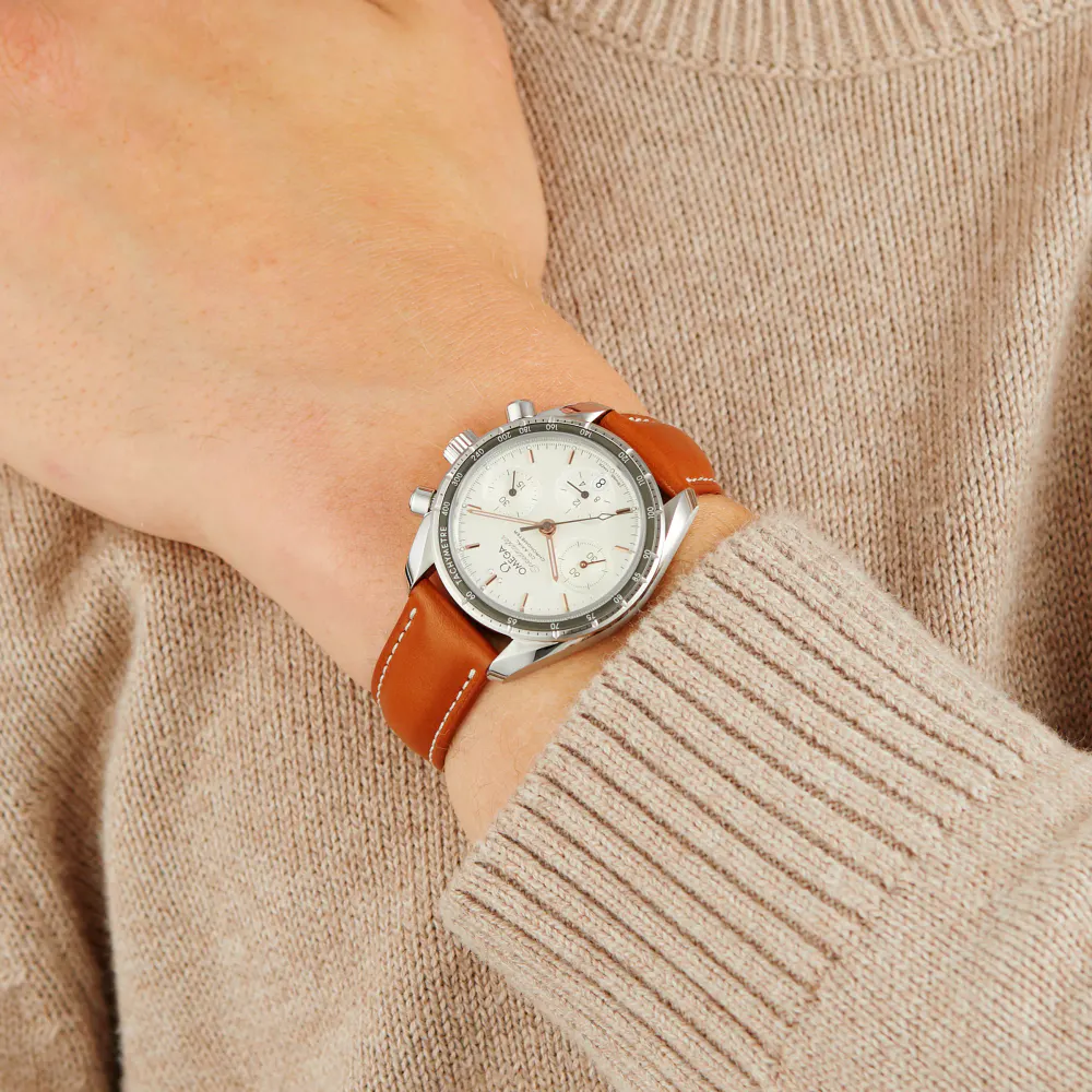Omega Speedmaster 38 Co-Axial Chronometer Chronograph 38mm in Silver, additional product view 2
