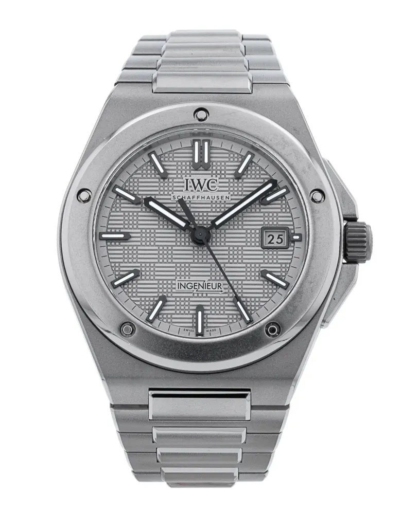 IWC Ingenieur IW328904 — 2025 — Excellent in Rhodium – Pre-owned watches