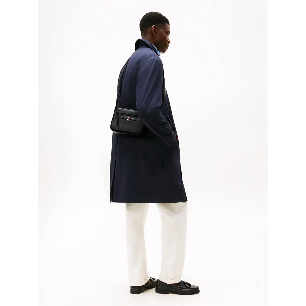Tommy Hilfiger Essential Reporter Cross-Body Bag detail 2