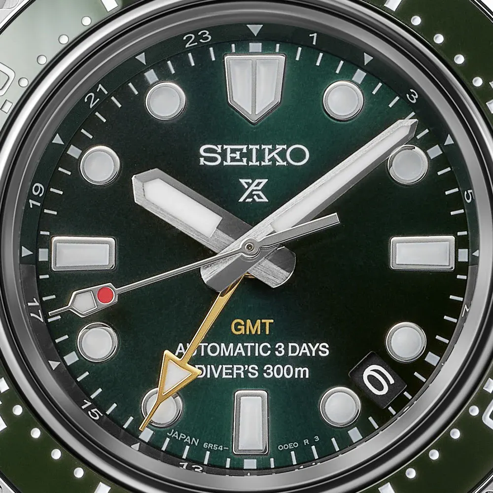Seiko Prospex Diver's 1968 300M Heritage GMT 42mm Mens Watch Pacific Green detail 2