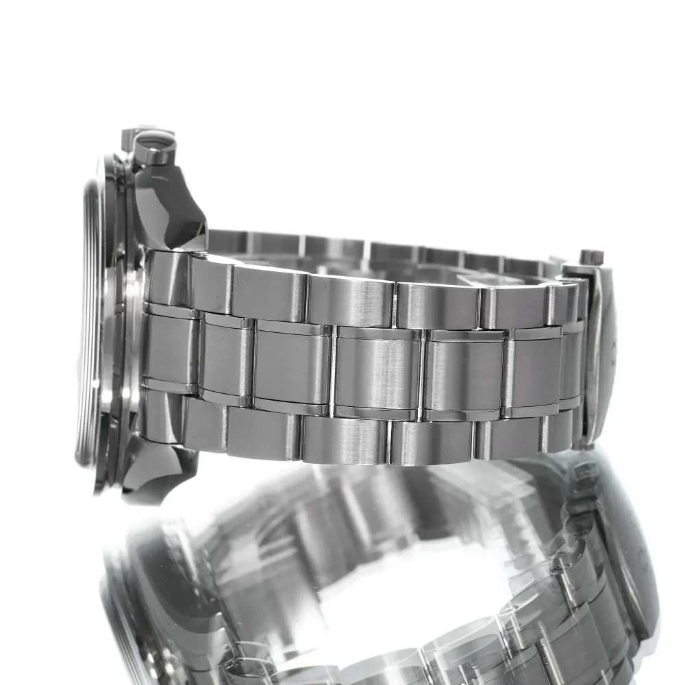 Omega Speedmaster Moonwatch 311.30.44.32.01.001 — 2020 — Very good detail 2