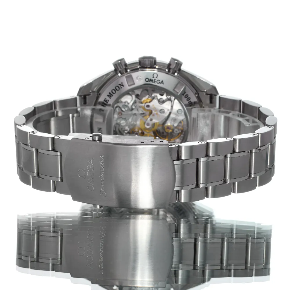Omega Speedmaster Moonwatch 311.30.44.32.01.001 — 2020 — Very good detail 3