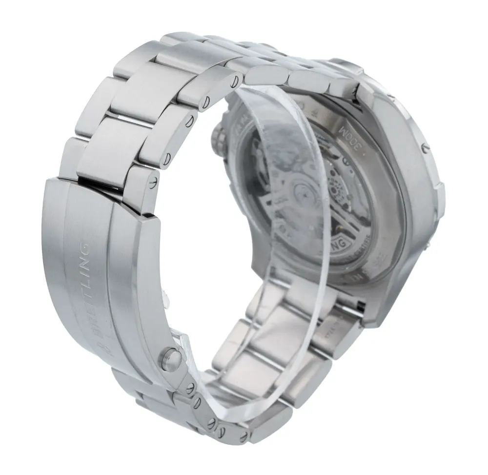 Breitling Avenger B01 Chronograph AB0146 — 2023 — Excellent detail 3