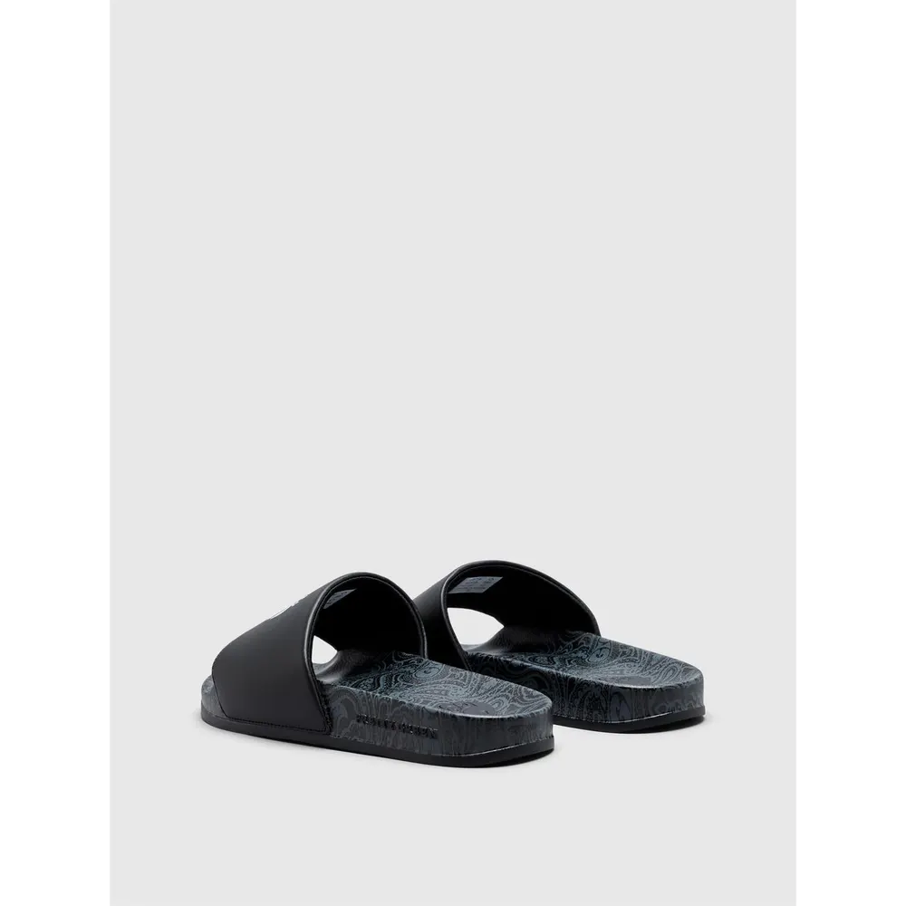 Pretty Green Men's Paisley Sliders in Black/White, additional product view 3