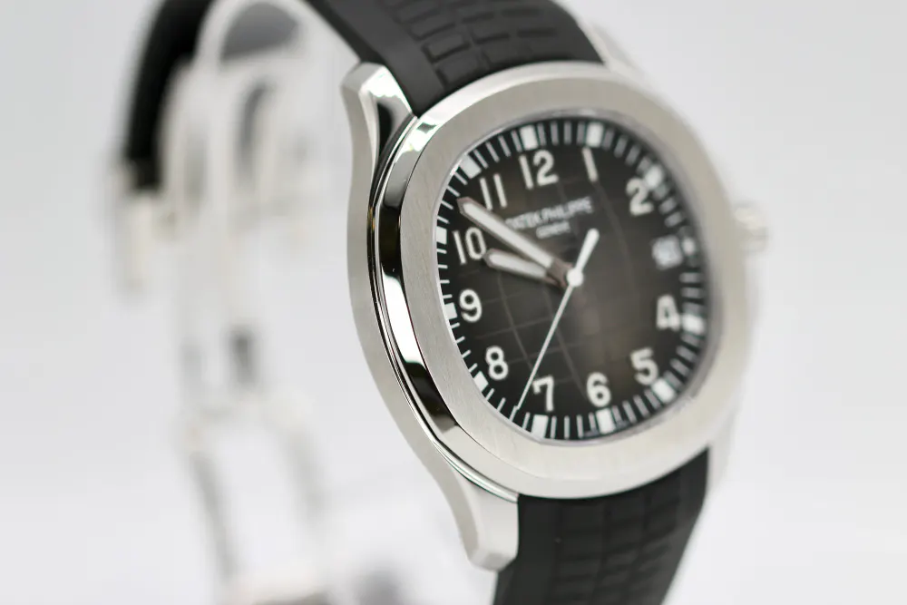 Patek Philippe Aquanaut 5167A-001 — 2019 — Excellent in Black Arabic, additional product view 3