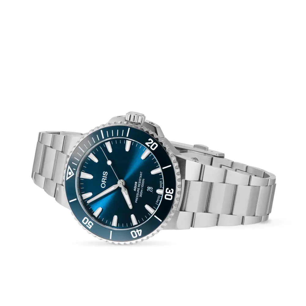 Oris Aquis Date 43.5mm Blue Dial Mens Watch detail 2