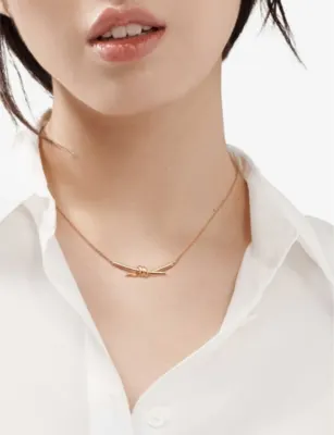 TIFFANY & CO Tiffany Knot 18ct yellow-gold pendant necklace detail 2