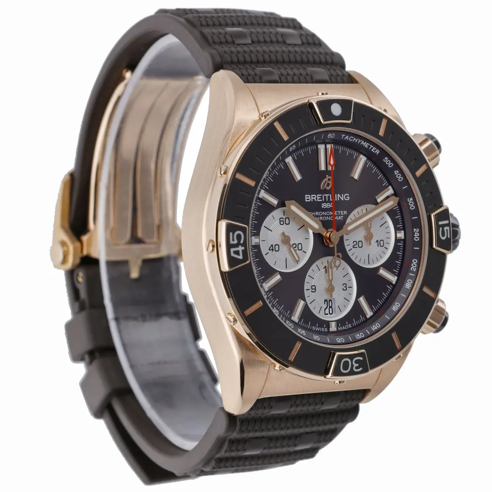 Breitling Super Chronomat B01 44 RB0136 — 2021 — Excellent detail 2