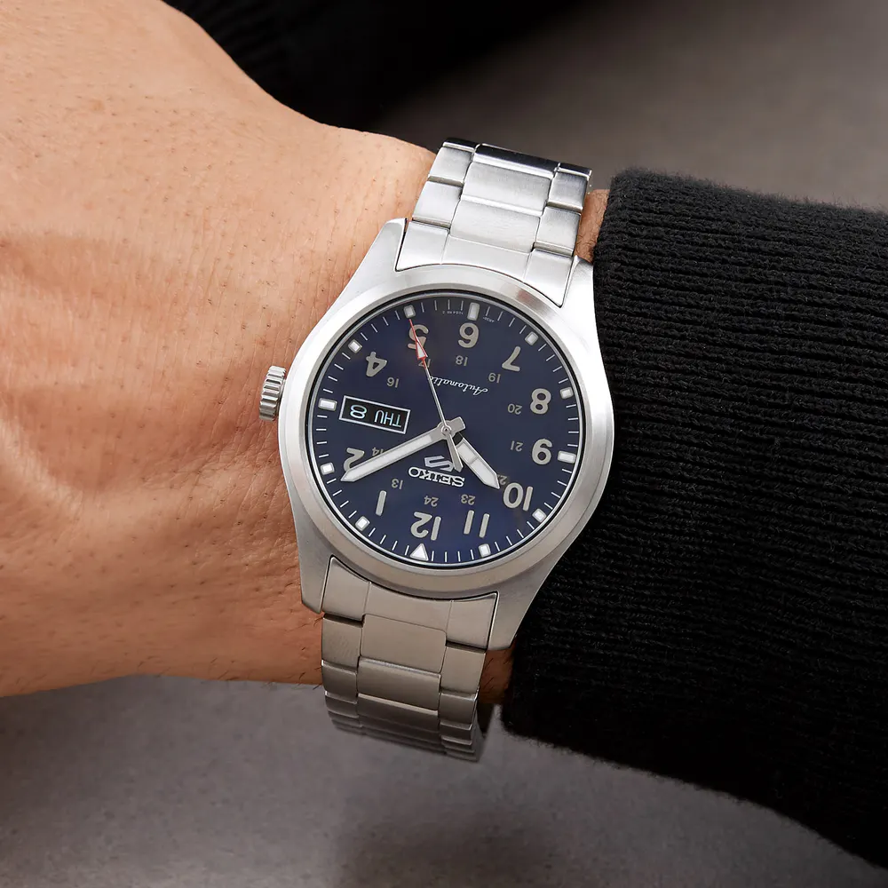 Seiko 5 Sports Blue 39.5mm Mens Watch detail 2