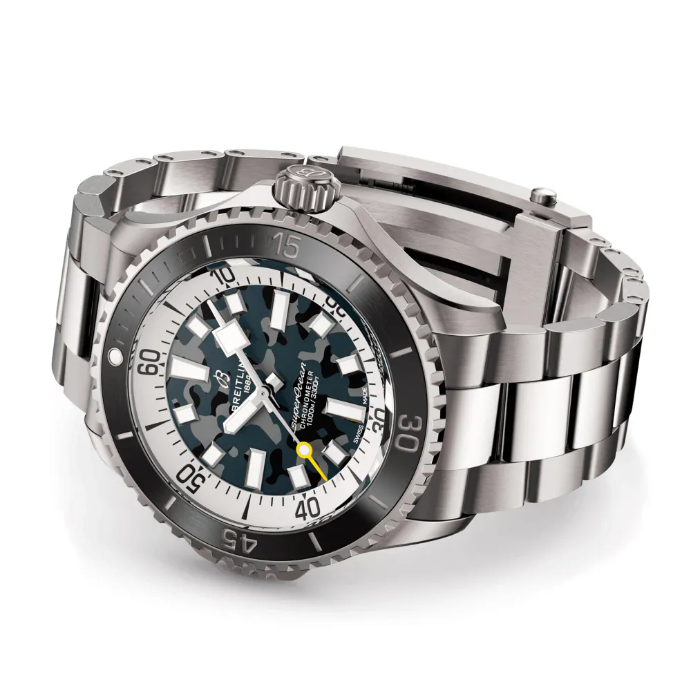 Breitling Superocean Automatic Super Diver 46mm Mens Watch Black detail 3