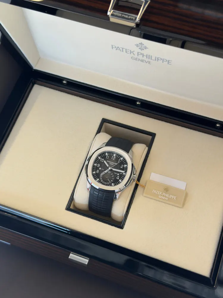 Patek Philippe Aquanaut 5164A-001 — 2021 — Good in Black Arabic, additional product view 2