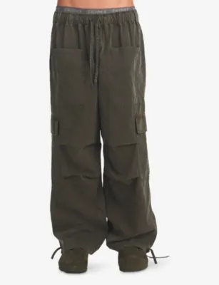 SKIMS Cargo Cotton-Nylon Woven Trousers in JUNGLE, additional product view 3