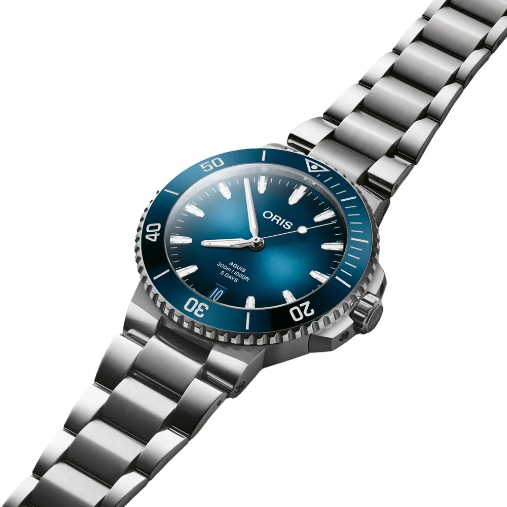 Oris Aquis Calibre 400 43.5mm Blue Dial Mens Watch detail 2
