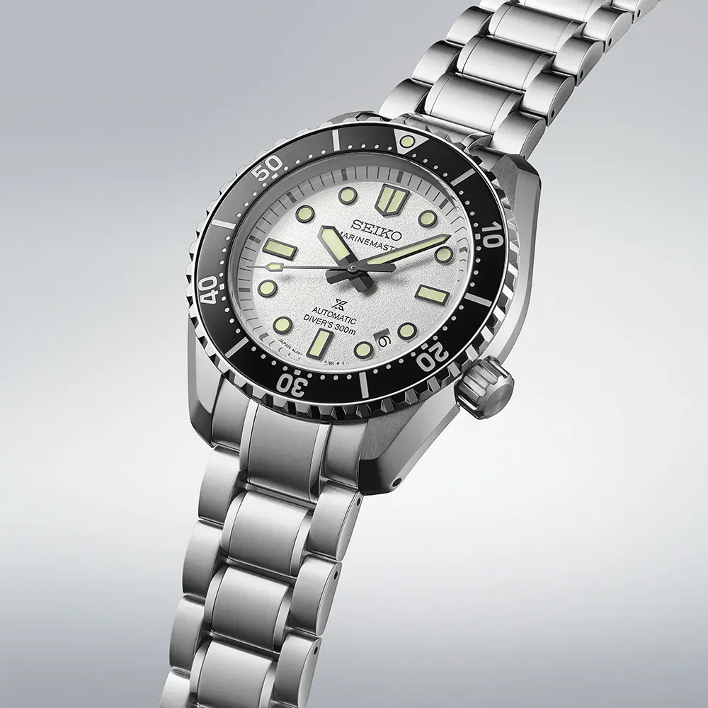 Seiko Prospex Prospex Marinemaster 1968 Heritage Diver 42.6mm Mens Watch White detail 3