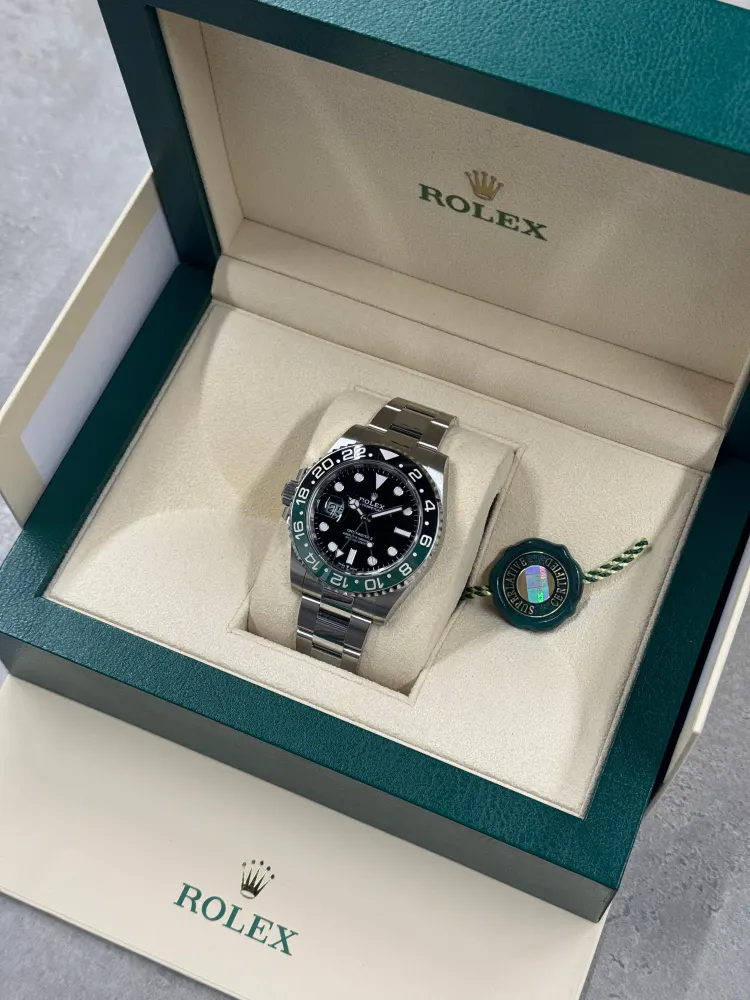 Rolex GMT Master II 126720 VTNR — 2024 — Very good detail 3