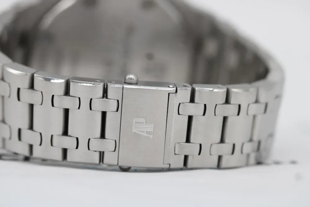 Audemars Piguet Royal Oak Offshore 25721ST.OO.1000ST.07.A — 2000 — Very good in Silver Arabic, additional product view 3