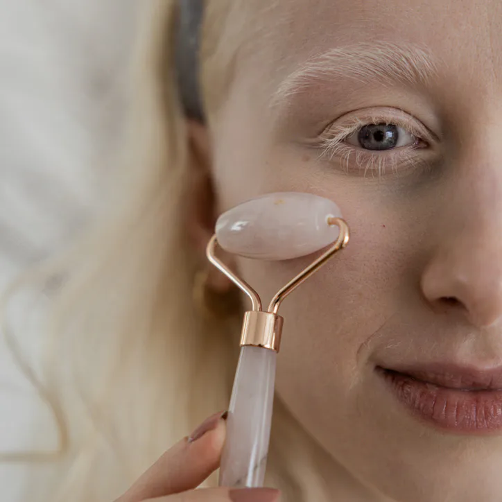 Fig Face Roller - Jade Roller - Natural Stone - Rose Quartz detail 2