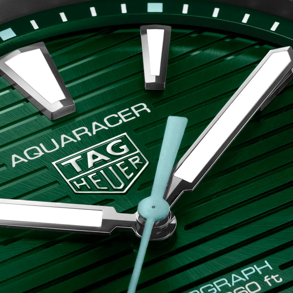 TAG Heuer Aquaracer Professional 200 Solargraph 40mm Mens Watch Green detail 3