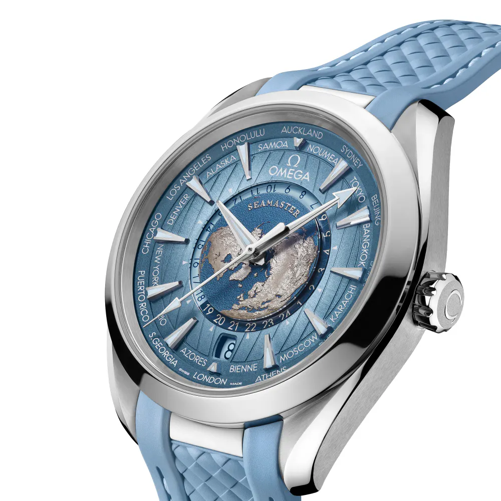 Omega Seamaster Aqua Terra 150M Co-Axial Master Chronometer Gmt Worldtimer 43mm Summer Blue detail 3
