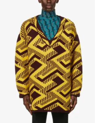 PRADA Geometric-pattern V-neck knitted jumper detail 3