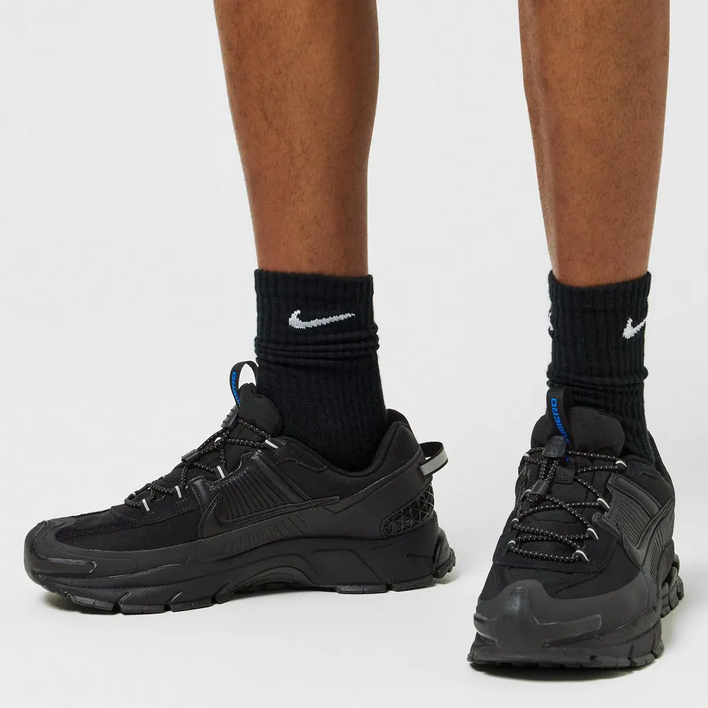 Nike Vomero Roam Low Trainers detail 3
