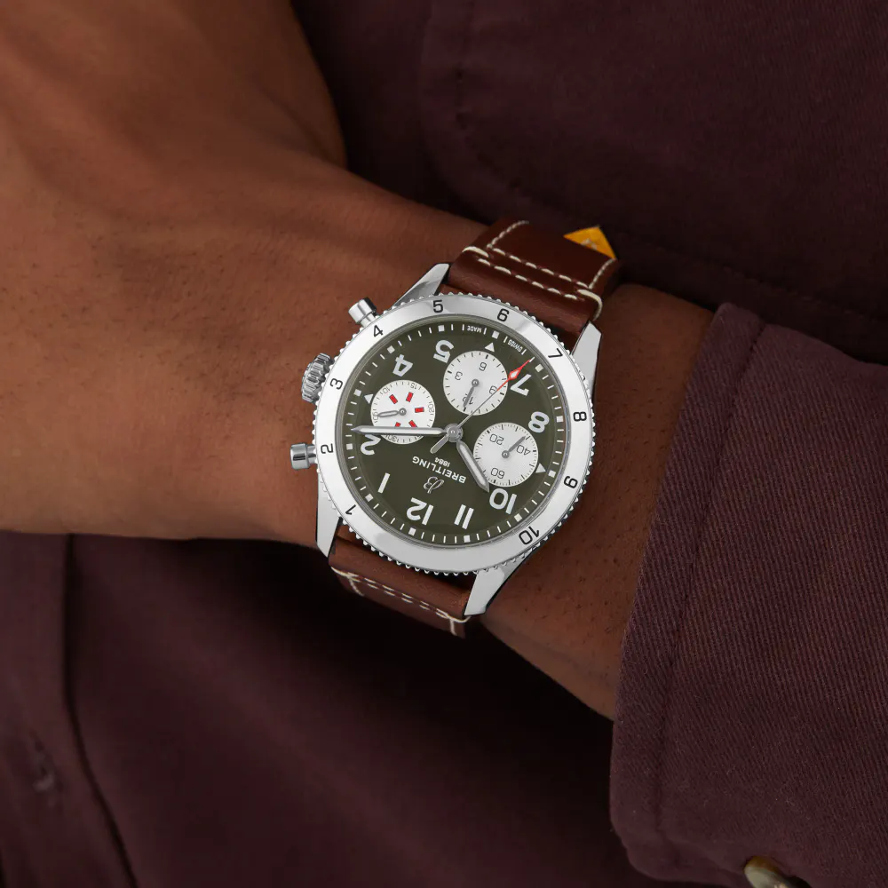 Breitling Classic AVI Chronograph 42 Curtiss P-40 Warhawk Leather Strap Watch detail 3