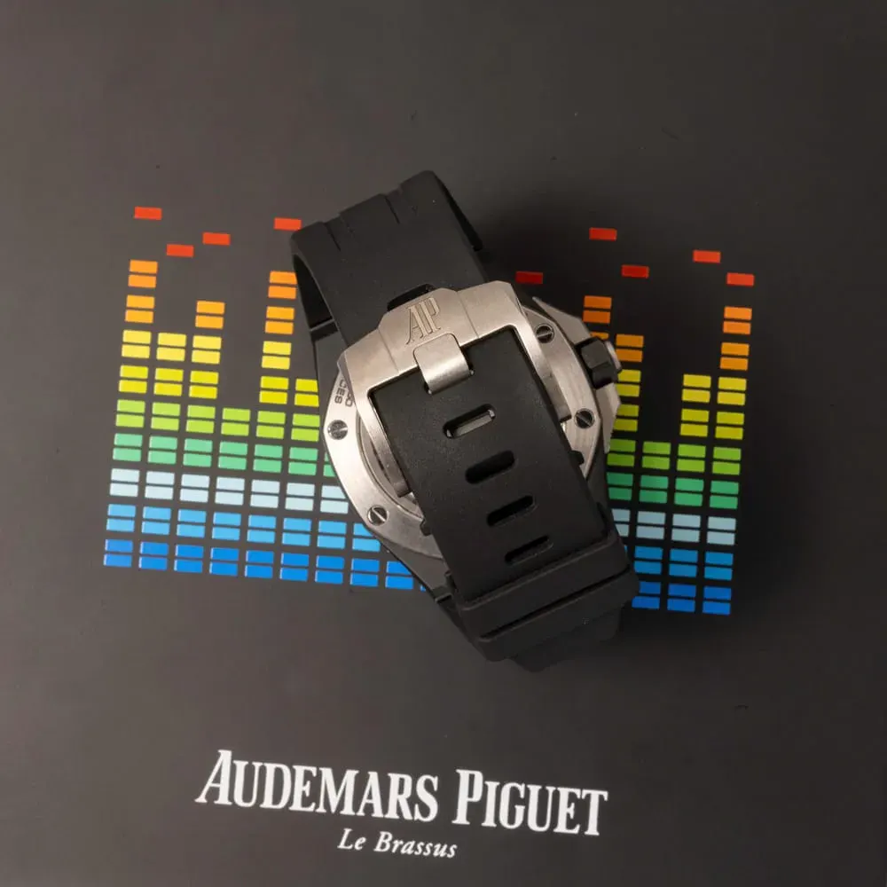 Audemars Piguet Royal Oak Offshore 15600CE.OO.A002CA.01 — 2023 — Excellent in Black, additional product view 3