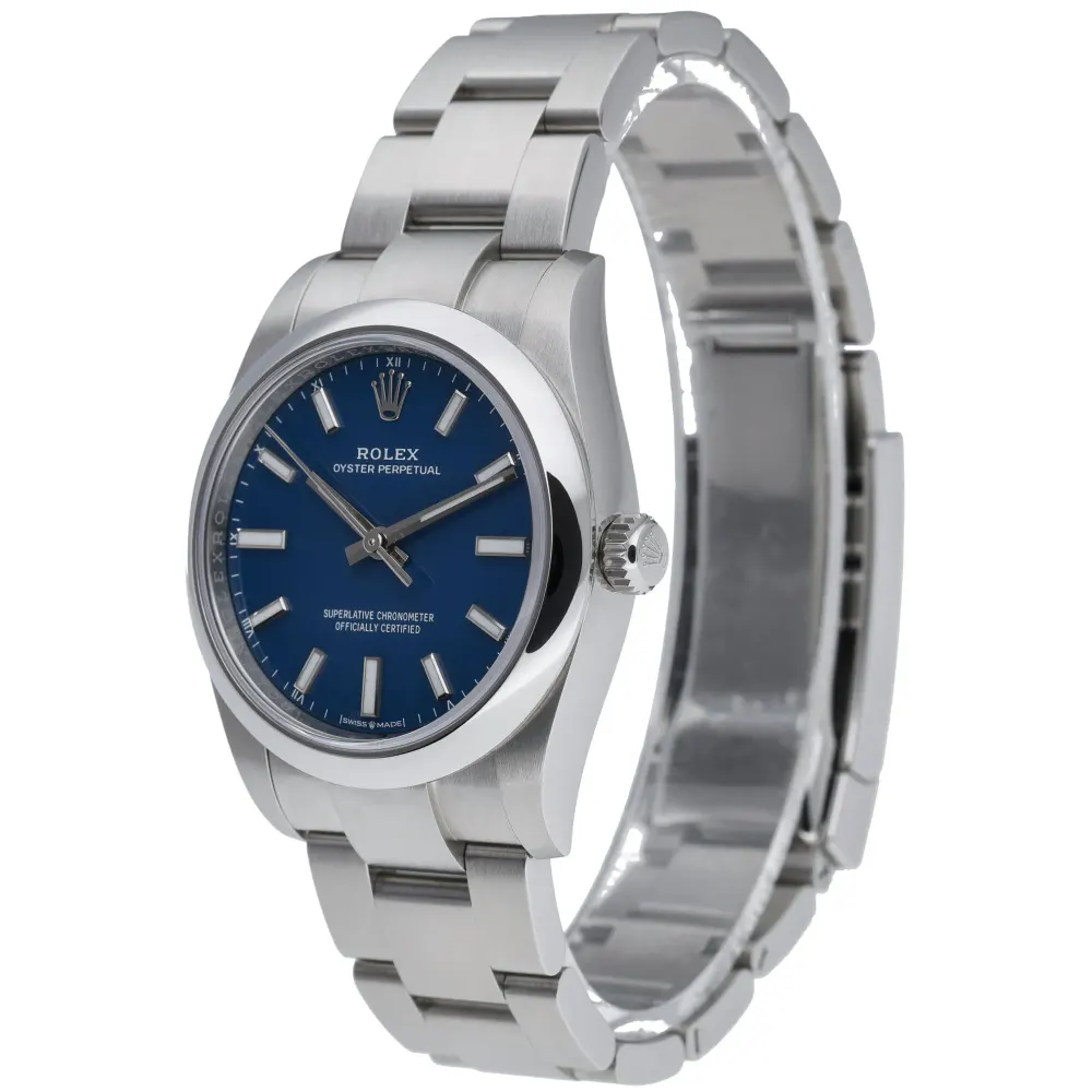 Rolex Oyster Perpetual 124200 — 2025 — Excellent detail 2