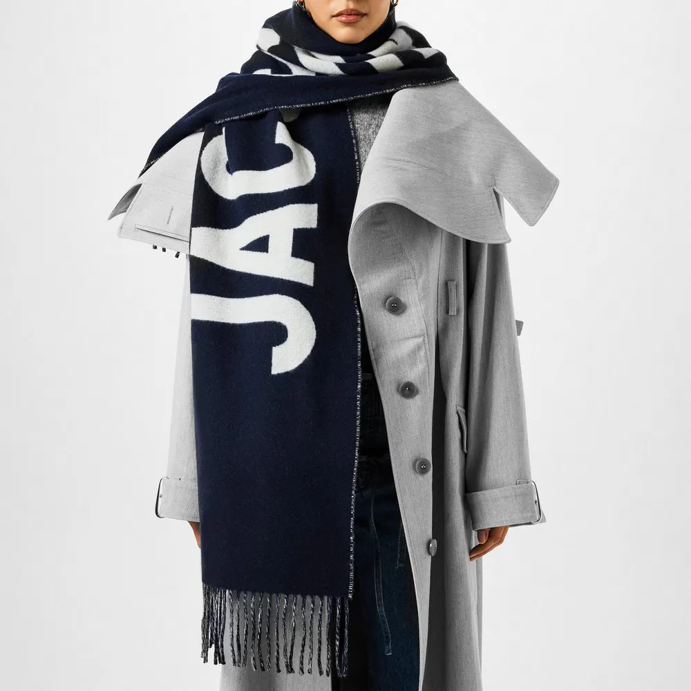 Jacquemus L'Écharpe Fringe Logo Scarf detail 2