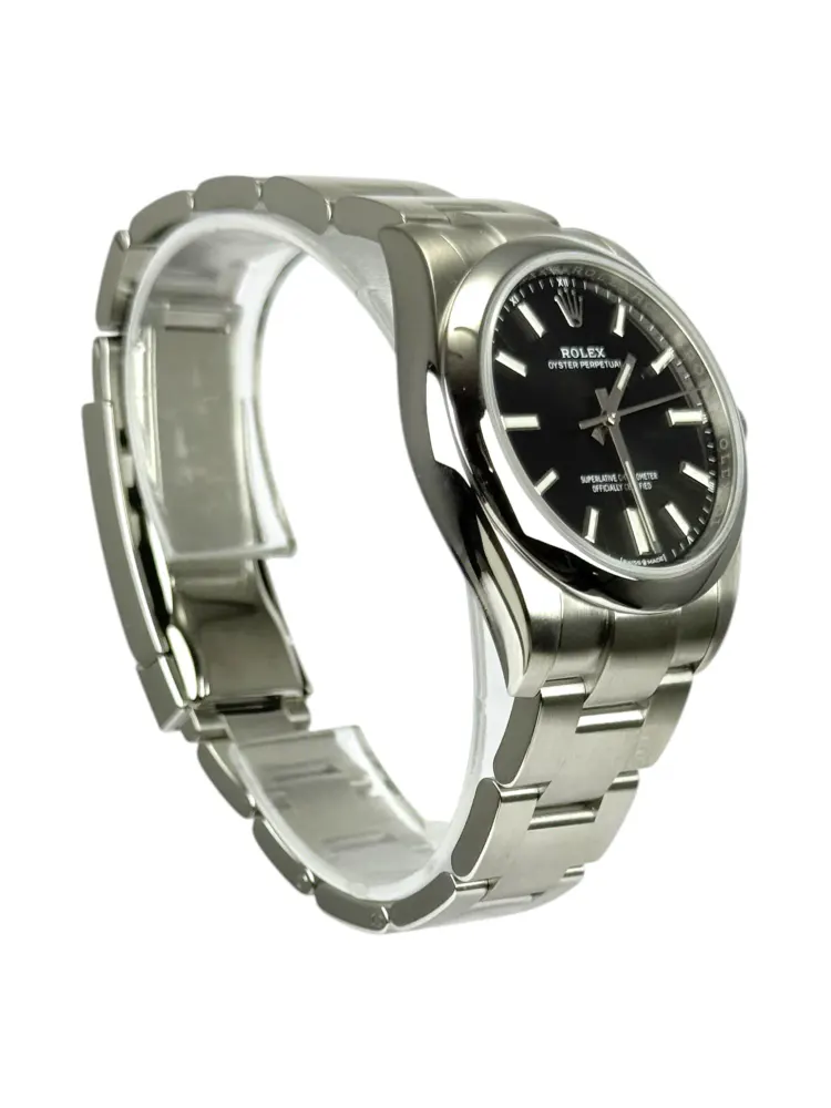 Rolex Oyster Perpetual 124200 — 2023 — Very good detail 3