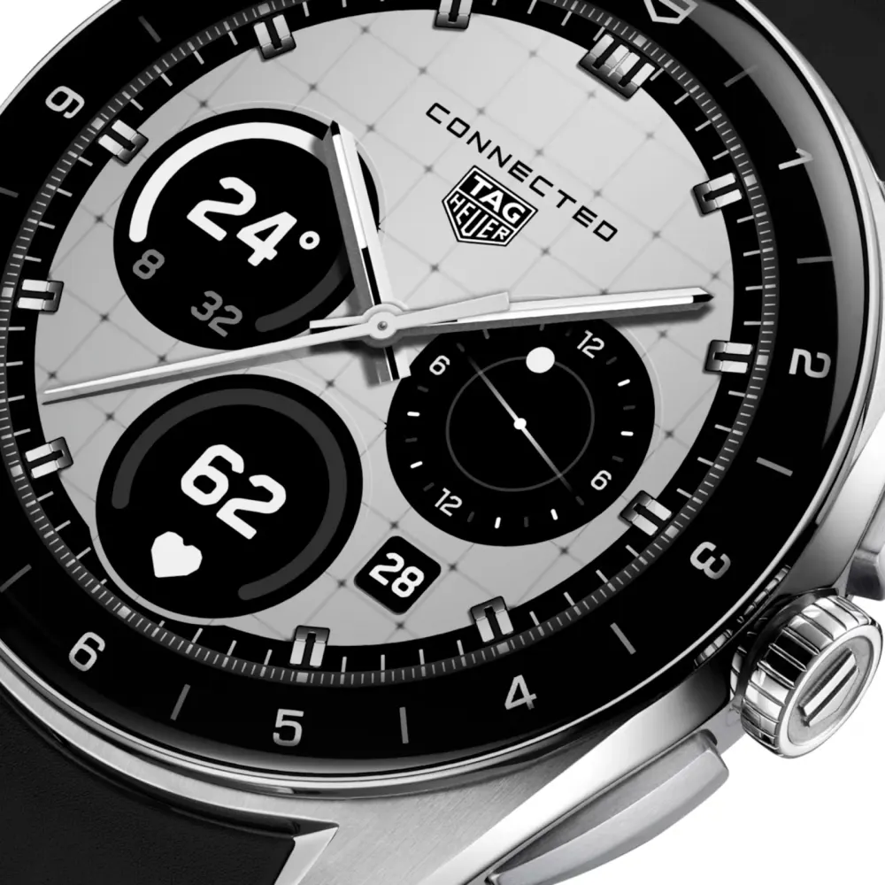 TAG Heuer Connected Calibre E5 40mm Unisex Watch Black Rubber Strap detail 2